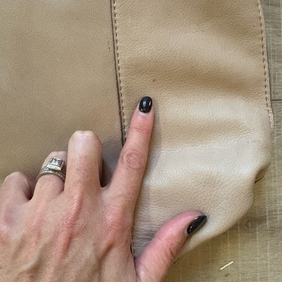 American Leather Company Tan Hobo Shoulder Bag - Picture 3 of 9